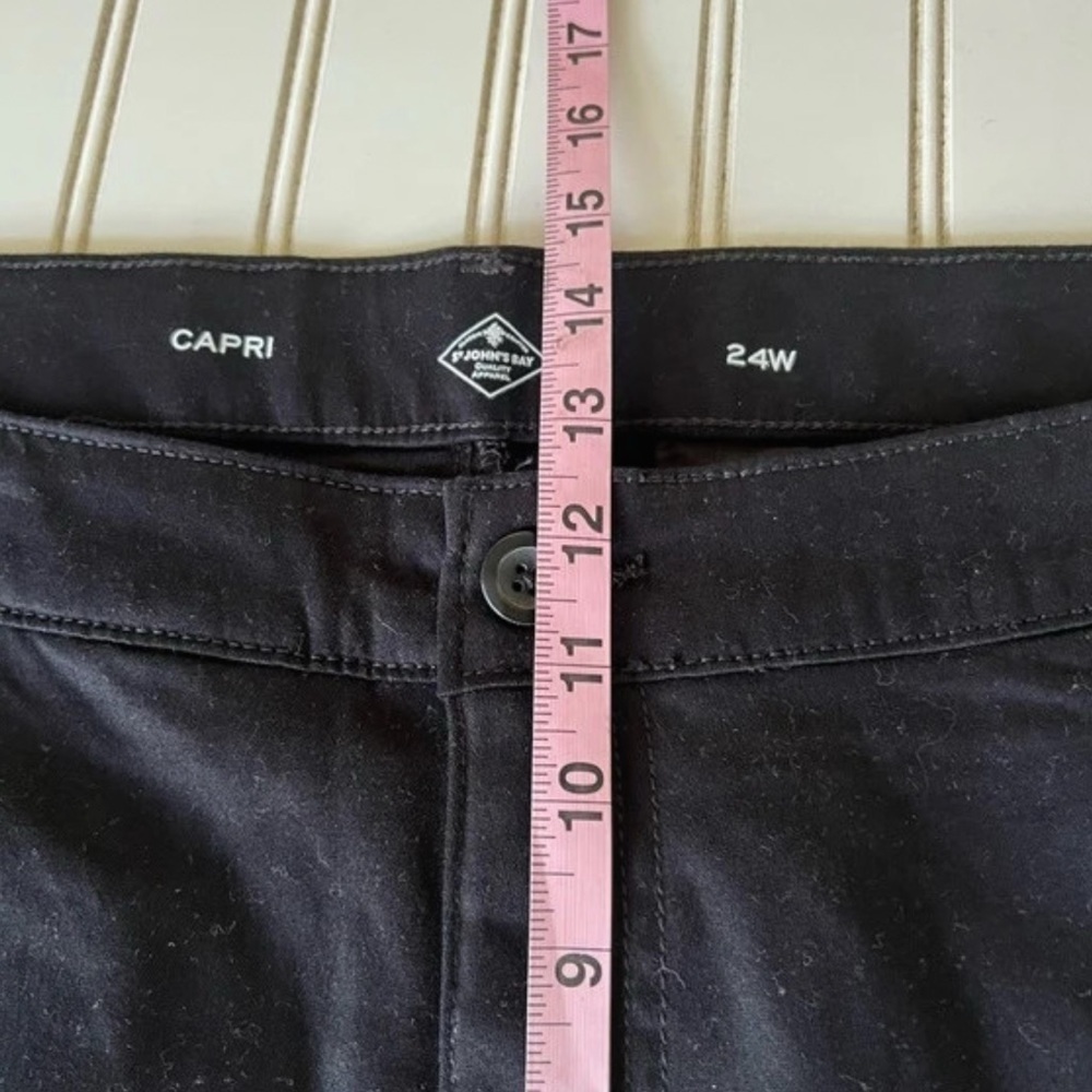 St. John's Bay Mid Rise Plus Capris Size 24W nwt - Picture 8 of 9